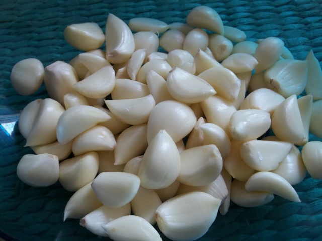 Garlic for Ajika with Walnuts Recipe