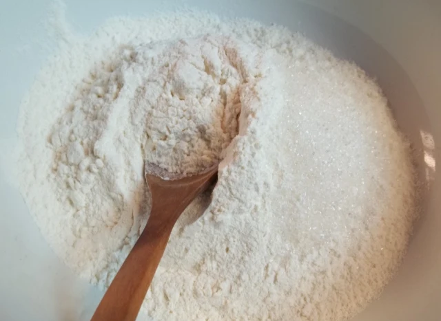 sugar-and-flour-for-pelamushi-recipe